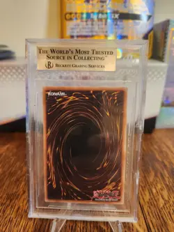 2013 Yugioh Blue Eyes White Dragon YSKR-EN001 Psa 9 - Image 3