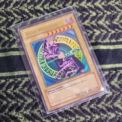 YuGiOh - Dark Magician SDY-006 - Miscut Misprint Factory Error - Image 1