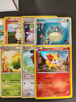Huge Collection Bulk Lot of 400+ Pokemon Cards - Image 5
