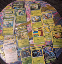Prebuilt Pokemon Deck- Grass Type. Feat: Venasaur, Beedrill, Leafeon, & Dhelmise - Image 1
