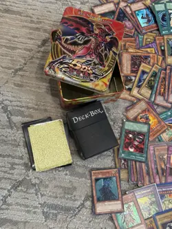 300-400 huge yugioh card lot Blue Eyes White, Dark Magician, Used, Lot + Tin - Image 3