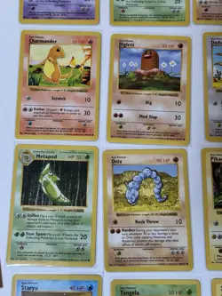 Base Set SHADOWLESS 30 Pokemon Card Lot Uncommon & Common Charmander Pikachu NM - Image 3