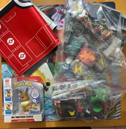 Vintage & Modern Pokemon Accessories Toys Manuals Sleeved Dividers Gold Card - Image 1