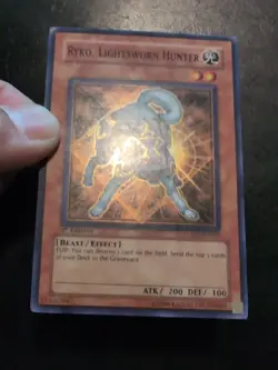 Yu-Gi-Oh SUPER RARE HOLO RYKO LIGHTSWORN HUNTER LODT-EN022 1ST LP - Image 2
