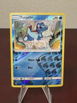 Totodile 18/73 - Shining Legends Reverse Holo LP Pokemon TCG - Image 1