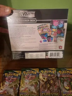 Pokemon Evolving Skies Elite Trainer Box ETB and 6x Booster Packs Factory Sealed - Image 3