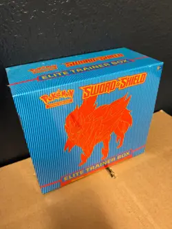 Sword and Shield Base Set Elite Trainer Box ETB [Zamazenta] SEALED Pokemon 2020 - Image 2