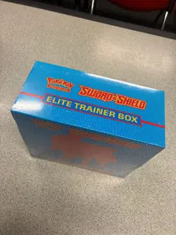 Sword and Shield Base Set Elite Trainer Box ETB [Zamazenta] SEALED Pokemon 2020 - Image 5