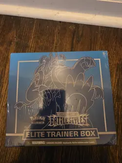 Pokemon TCG Sword & Shield - Battle Styles - Elite Trainer Box ETB BLUE - Image 1