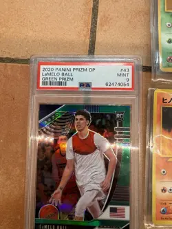 Card Lot Collection Of 30 Kobe, Lamelo Pokemon Autos Arizona Basketball Nba - Image 2
