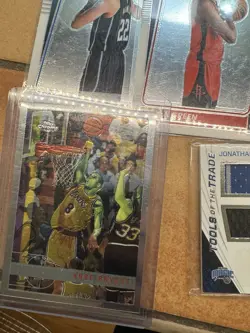 Card Lot Collection Of 30 Kobe, Lamelo Pokemon Autos Arizona Basketball Nba - Image 5