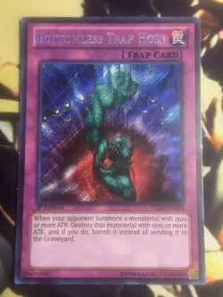 Yugioh: Bottomless Trap Hole - LCJW-EN078 - Secret Rare - 1st Edition HP - Image 1