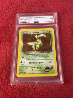 2000 POKEMON GYM HEROES HOLO #13 ROCKET'S SCYTHER PSA 7 - Image 1