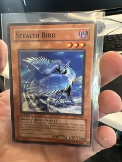 YU-GI-OH! 1996 STEALTH BIRD IOC-068 1ST EDITION - Image 1
