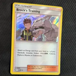 BROCK'S TRAINING 55/68 POKEMON CARD (HIDDEN FATES SET) HOLO - Image 3
