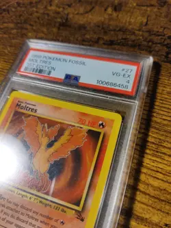 Moltres 12/62 - Fossil - 1st Edition - Vintage Non Holo Pokemon Card - PSA 4 - Image 3