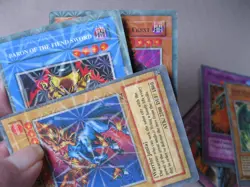 HUGE LOT OF OLD YU GI OH & RARES-VARIOUS DECKS (U) MIX LANGUAGE & COND - Image 5