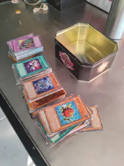 Yugi Oh Cards Yugi Oh Around 300 Cards Lot Yugi Oh Vintage Cards, no top lid . - Image 3