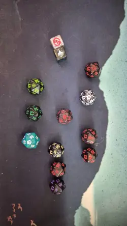 magic the gathering dice lot Spin downs, +1 -1 counters, keyword dice Phyrexian - Image 3