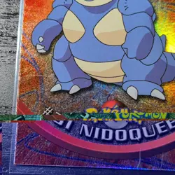 Nidoqueen Topps Pokemon Series 1 Rainbow Foil Blue logo 1st print #31 - Image 4