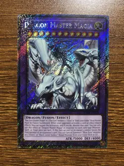 Yugioh Dragon Master Magia RA04-EN055 - Platinum Secret Rare - 1st - MINT - Image 1