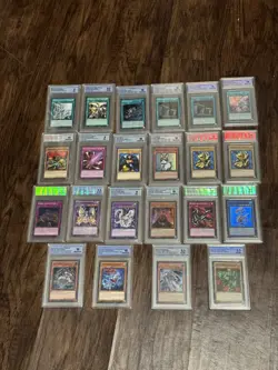 YuGiOh 1000+ Holos! NO COMMON!!! Includes Binder + Sealed! Check Description!! - Image 5