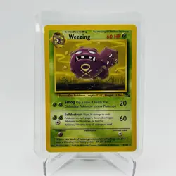 Weezing 45/62 Uncommon Fossil Unlimited Pokemon TCG Card 1999 Vintage WOTC NM - Image 1