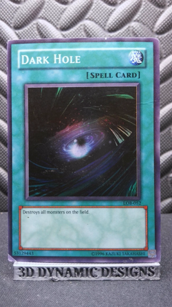 | Yugioh Dark Hole LOB-052 Super Rare Legend Of Blue Eyes White Dragon HP ?? | - Image 1