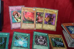 Yugioh VINTAGE Lot 140 Cards Commons/Rares English 2002-2006 w/ Deck Box - Image 3
