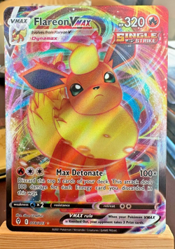 Pokemon TCG Flareon VMAX Evolving Skies Ultra Rare Card 018/203 Mint Condition - Image 1