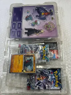 Pokemon TCG Cynthia's Garchomp EX Premium Collection - 3 Foil Cards + 6 Boosters - Image 3