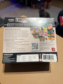 Evolving Skies Elite Trainer Box - SWSH ETB - Pokemon - minor tear (see pics) - Image 2