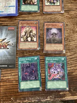 Yu-Gi-Oh! Trading Card Game Zombie World 5 D’S. 1996 Konami. - Image 3