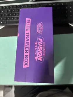 POKEMON TCG SWORD & SHIELD FUSION STRIKE ETB ELITE TRAINER BOX FACTORY SEALED - Image 5