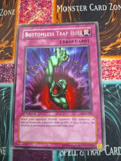 Yu-Gi-Oh! Bottomless Trap Hole Legacy of Darkness LOD-092 Rare 1st Edition NM/LP - Image 1