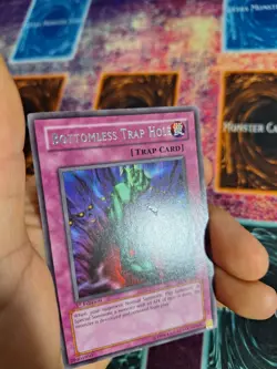 Yu-Gi-Oh! Bottomless Trap Hole Legacy of Darkness LOD-092 Rare 1st Edition NM/LP - Image 3