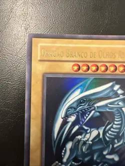 Yu Gi Oh Blue Eyes White Dragon DIK-P001 1st Edition Portuguese LP - Image 2