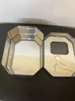 2019 Pokemon TCG - Sword And Shield/ Sun And Moon Gardevoir Tin Empty - Image 3