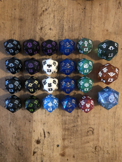 MTG: Lot of 23 Magic: the Gathering Spindown d20 Dice; Various Sets, All Listed - Image 1
