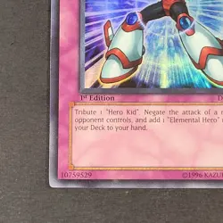 Yugioh TCG - Kid Guard -DP03-EN030 - NM - Super Rare - 1st Edition - Trap - 2006 - Image 3