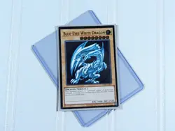 Blue-Eyes White Dragon Ultimate Rare Card OP28-EN001 (OTS Tournament Pack 28) - Image 1