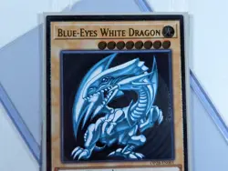 Blue-Eyes White Dragon Ultimate Rare Card OP28-EN001 (OTS Tournament Pack 28) - Image 3