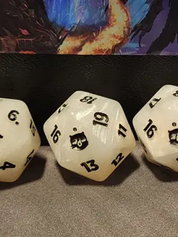 MTG FINAL FANTASY BUNDLE 20 SIDED LIFE COUNTER DICE x1 - Image 3