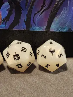 MTG FINAL FANTASY BUNDLE 20 SIDED LIFE COUNTER DICE x1 - Image 4