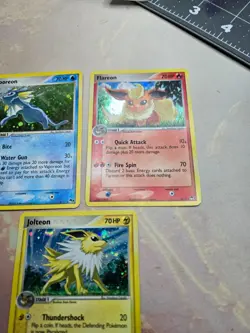 Eevelution Trio Pop Series 3 Flareon Holo, Jolteon Holo & Vaporeon Holo - Image 4