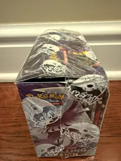 Pokemon TCG Sword & Shield Chilling Reign Booster Box Sealed (Tear In Seal) - Image 5