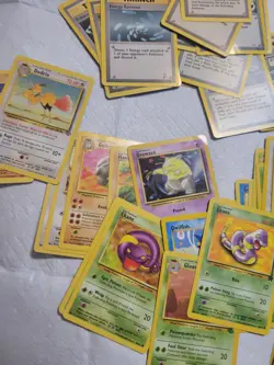 Lot 1 of 200+ vintage 1999 & 2000 Pokemon cards - Image 2