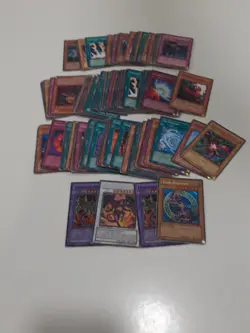Konami Yu-Gi-Oh approximately 300 cards with play mats Lot 1 - Image 4