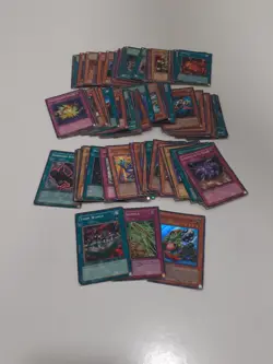 Konami Yu-Gi-Oh approximately 300 cards with play mats Lot 1 - Image 5