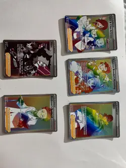 Lot of 5 trainer pokemon cards - Image 1